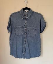 Maurices short sleeve Chambray blue button up collared shirt women’s size S