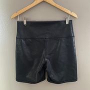 NWOT  Offline biker shorts