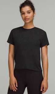 Lululemon Train to Be Seamless T-Shirt in Ripple Wave Black / Graphite Grey