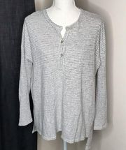 SWEET CLAIRE LARGE BLACK AND HEATHER GRAY LONG SLEEVED HENLEY TUNIC