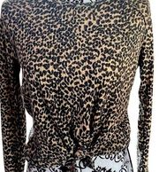 Nordstrom NWTS 💓💓💓size large leopard print faded wash top with knot tie