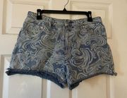 Swirl pattern shorts 