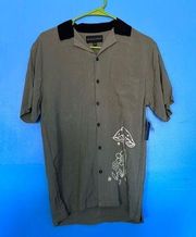 No Boundaries Olive Green Mushroom Graphic Bowling Style Shirt Size XS