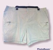 St. John's Bay Women's White Button Closure Mint Teal Cargo Short Size 20W