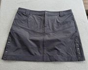 Athleta Gray Take A Hike Skirt Zip Pockets Size16 Side Snaps Pockets Nylon Blend