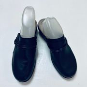 Women's size 9W Black Leather Clogs Slip Resistant Slip
