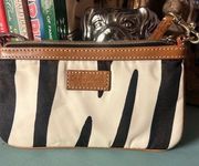 Small Vintage Dooney handbag