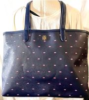 Signature Large Tote Bag