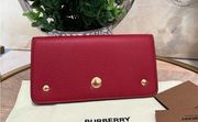 BURBERRY red pebbled leather wallet💜