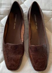 Antonio Melani Leather Flats Size 7 (ballet loafers embroidered floral Italian)