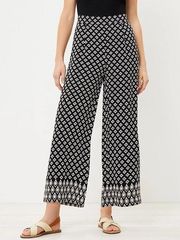 Loft Petite Pull On Wide Leg Crop
Pants