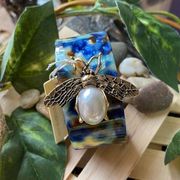 Amrita Singh Open Resin Bee Pearl Cuff