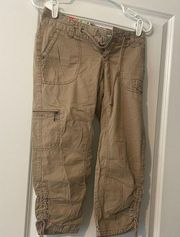 Khaki cargo pants-capri length