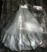 Womens Loyeloy Wedding Dress Brand New size 12