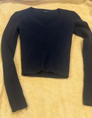 black long sleeved v neck