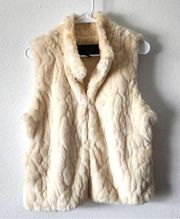 Ci Sono by Cavalini Cream Faux Fur Jacket Vest Medium