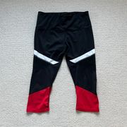 Marc New York black and red cropped fitness leggings size L