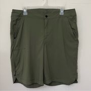 REI Co-op Green Outdoor Lightweight Bermuda Shorts Zip Pockets ~ Women’s Size L