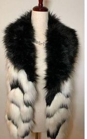 Bebe faux fur vest size extra small xs