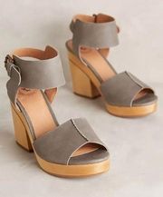 Gee Wawa • Anthro Wensum Clogs sandals wood heel platform grey leather chunky