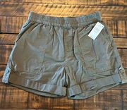 Sanctuary pull on rolled cuff army green high rise shorts new size 28