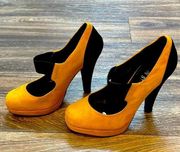 Colin Stuart mustard yellow & black platforms size 6