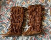 Minnetonka 5 Layer  Fringe Boots Size 7