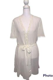 Flora Nikrooz Vanilla Sheer Tie Robe With Macrame Lace Trim Size S/M