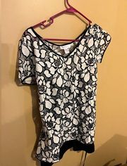 NWT motherhood maternity small lace top