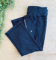 // Navy Blue Stripe Crop Leggings