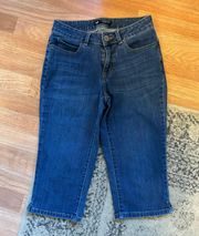 Size 6 Curvy Fit Cropped Jeans