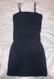 black bodycon dress