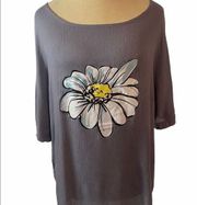 MissLook Daisy Gray Appliquéd Top • Medium