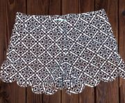 Size 6 Women’s Shorts with Scalloped Hem • White & Navy Designs EGUC