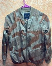 Madewell camo bomber jacket XS