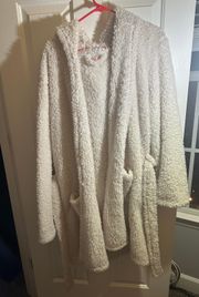 Cozy All Day Women’s White Fuzzy Robe Color: White | Size: L/XL