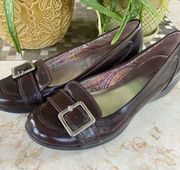 Style & Co size 7 womens brown flats with buckle