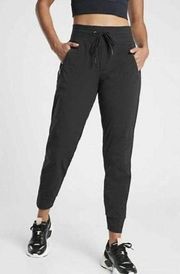 Athleta Trekkie Jogger Black Nylon Pants Women’s Size 10