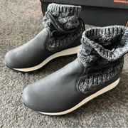 Alpine pull on Boots