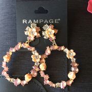 Rampage peachy gold earrings hoops