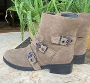 Kendall & Kylie size 6 womens suede ankle boots 
New (without tags)