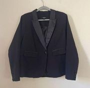 Torrid women’s black tux satin lapel blazer size 1x