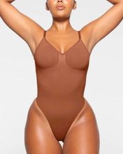 LOW BACK Sculpting Thong Bodysuit M