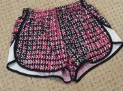 Under Armour NEW  women's medium (semi-fitted) blk/white/pink Heatgear shorts