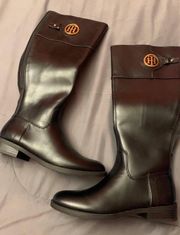 Tommy Hilfiger woman boot size 6