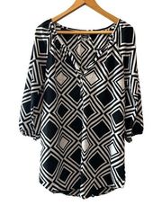 Mud Pie Lightweight Black & White Geometric Print Tunic w/3/4 Sleeves—Medium