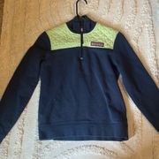 Vineyard vines jacket. Size XS. It looks more light green.