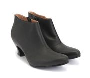 John Fluevog • Lynx Low-Heeled Ankle Boot bootie black leather zip Wonder