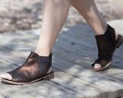 Musse & Cloud Ciara cut out sandals bronze shimmer metallic sz 40 Anthropologie