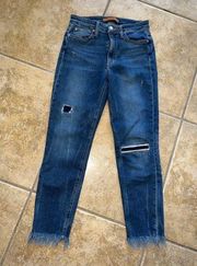 Joe’s Jeans The Charlie High Rise Skinny Crop Size 27